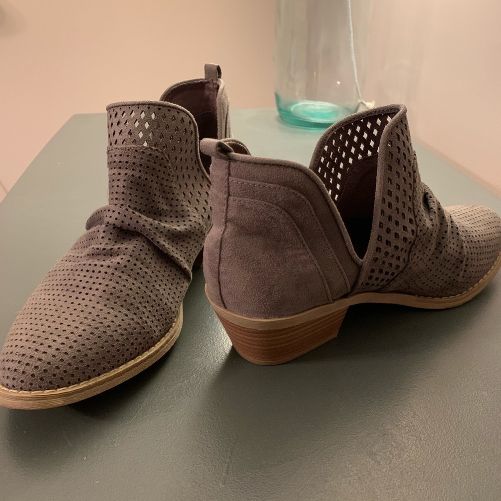 Report ankle booties